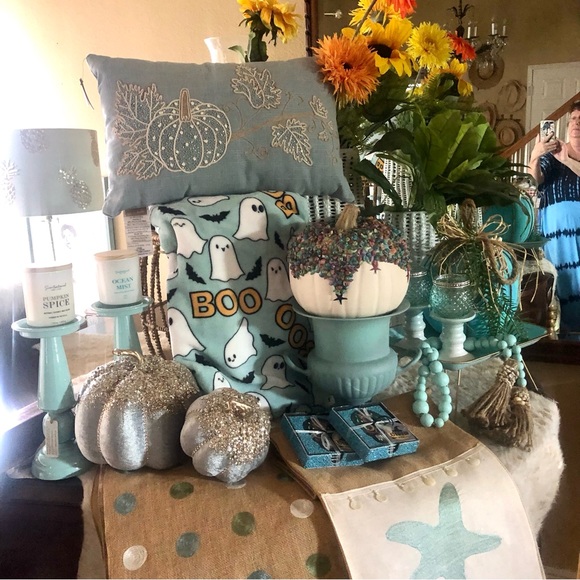 New! Burlap Starfish Mother of Pearl Table Runner - Picture 5 of 7